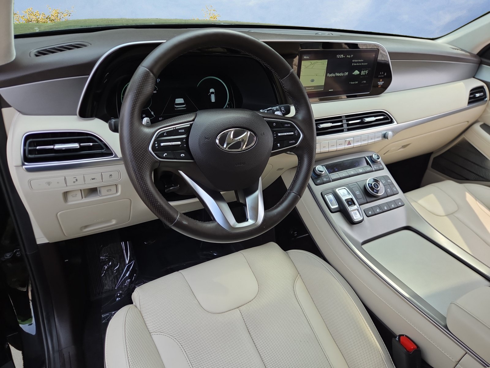Used 2020 Black Hyundai Limited image 19