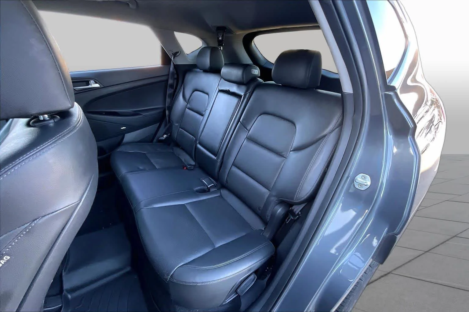 Used 2019 Coliseum Gray Hyundai Limited image 19