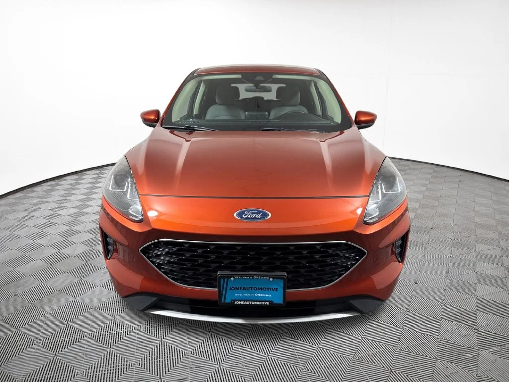 Used 2020 Orange Metallic Ford SE image 3