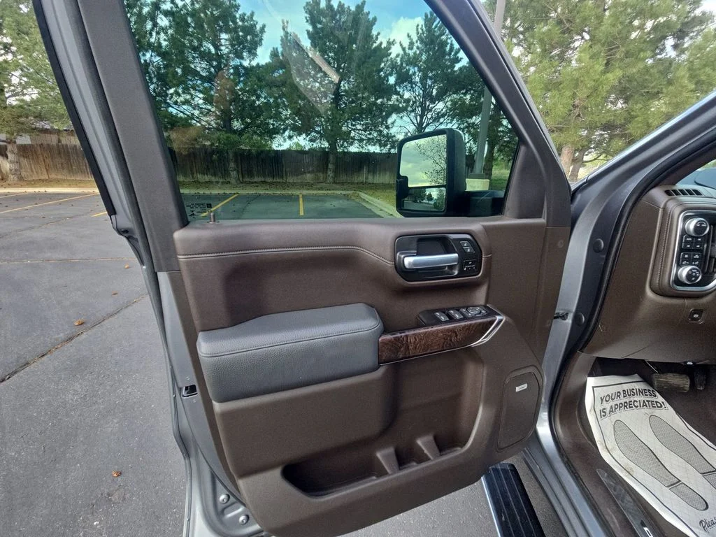 Used 2020 Gray GMC Denali image 28