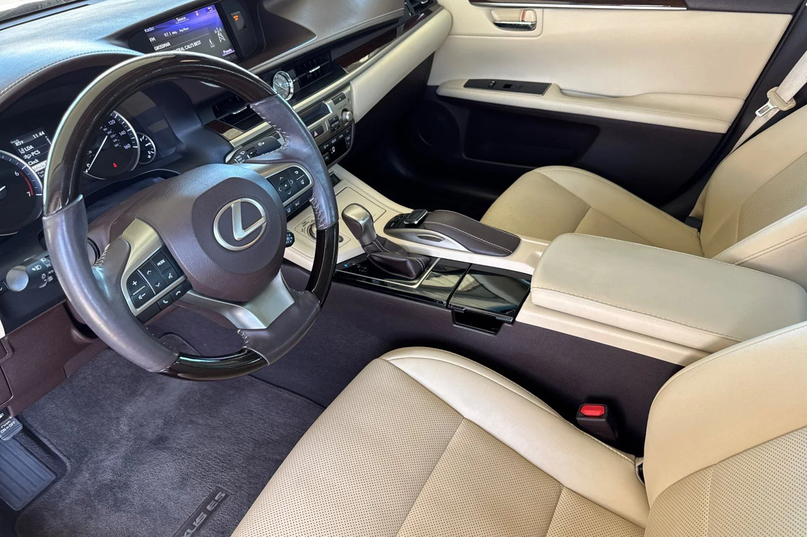 Used 2018 Matador Red Mica Lexus 350 image 12