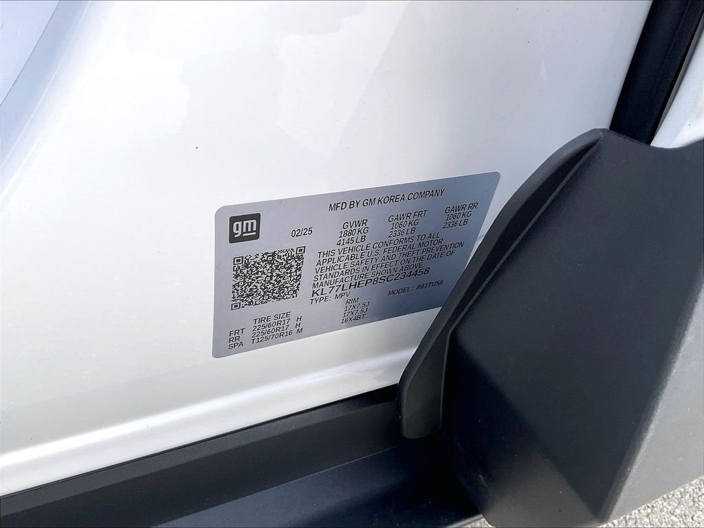 Used 2025 White Chevrolet LT image 31