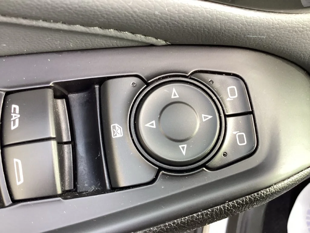 Used 2021 SILVER ICE METALLIC Chevrolet LT Cloth image 36