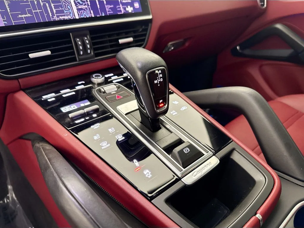Used 2022 White Porsche Base image 17