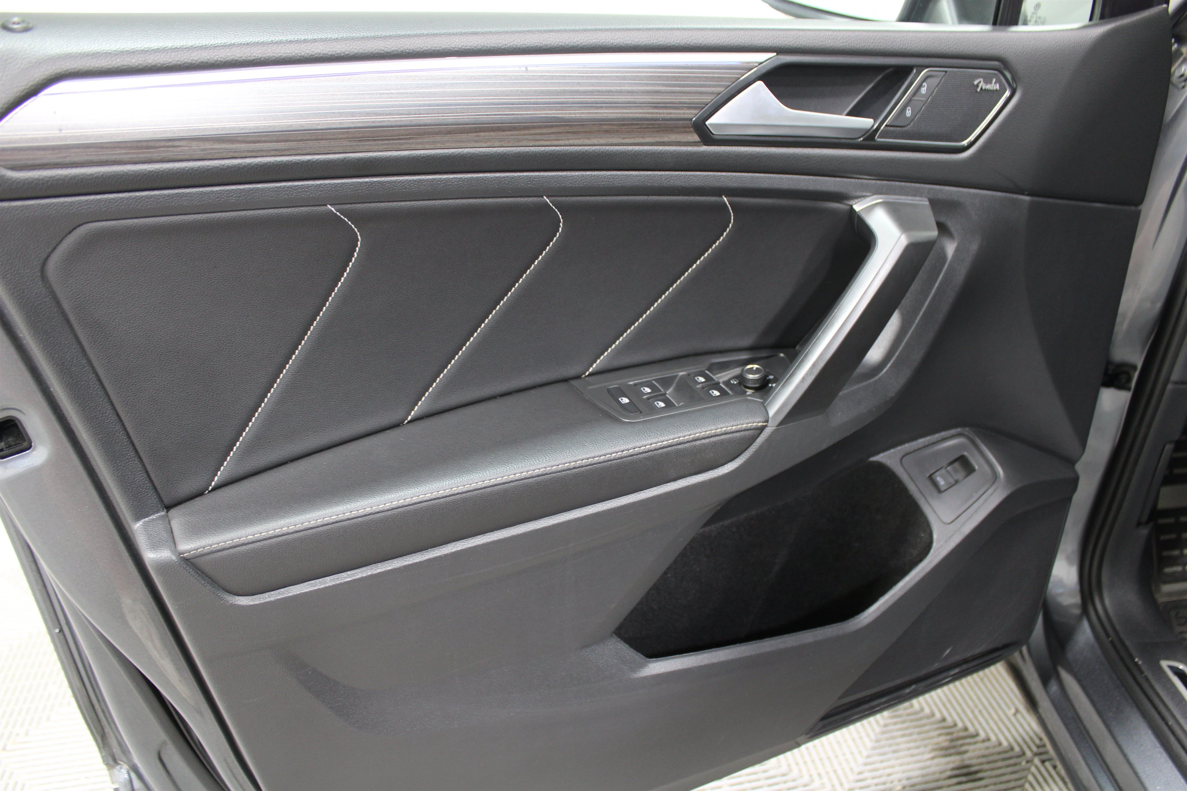 Used 2022 Gray Volkswagen SEL R-Line image 6