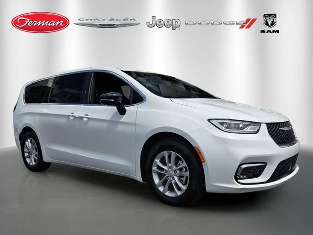 2026 Chrysler Pacifica Select's photo