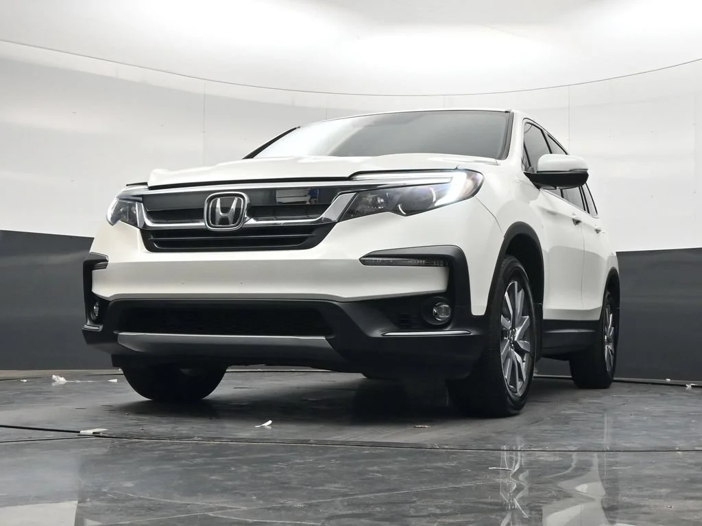 Used 2019 White Diamond Pearl Honda EX-L image 28