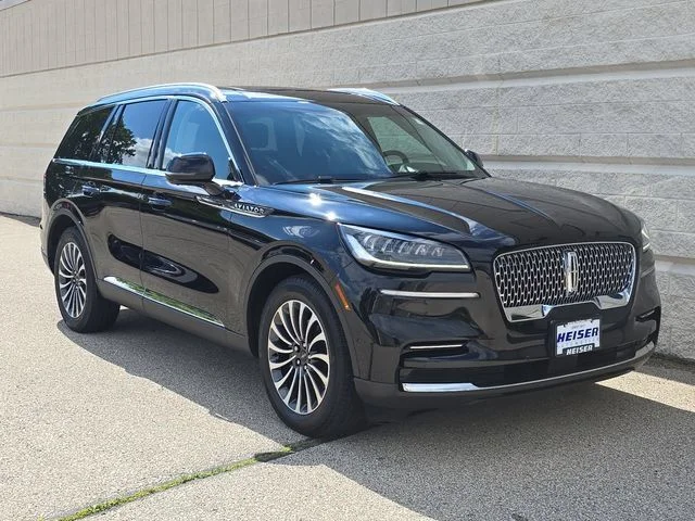 Used 2023 Black Lincoln Reserve image 14