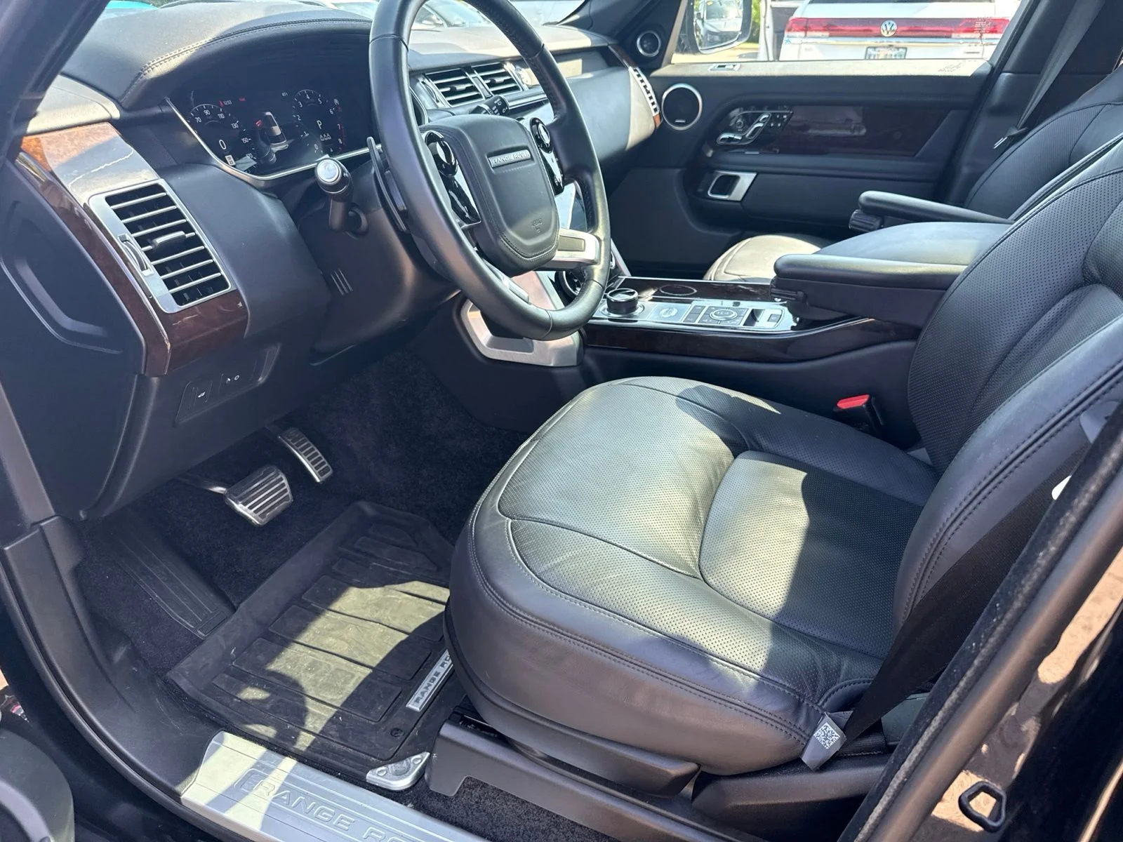 Used 2021 Black Land Rover  image 9