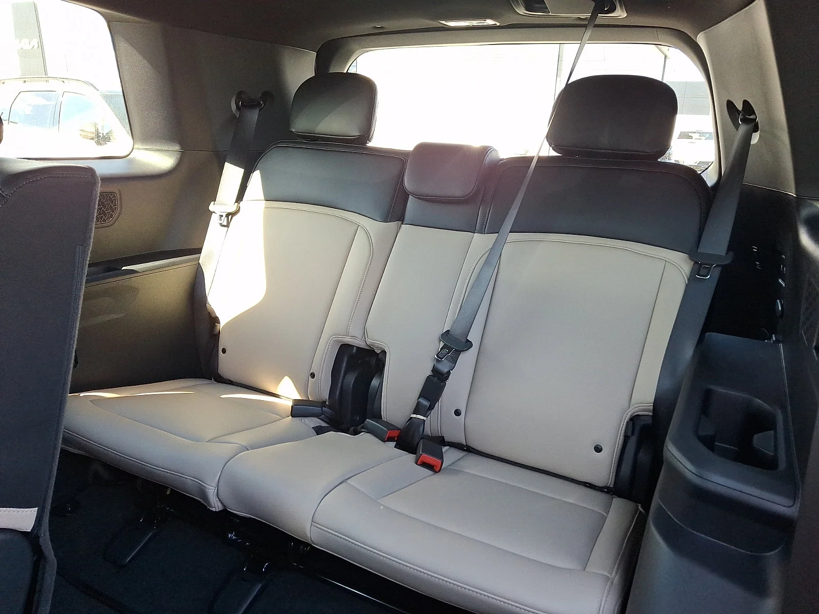 New 2027 White Kia EX image 10