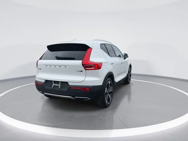 Used 2019 White Volvo T5 Inscription image 7