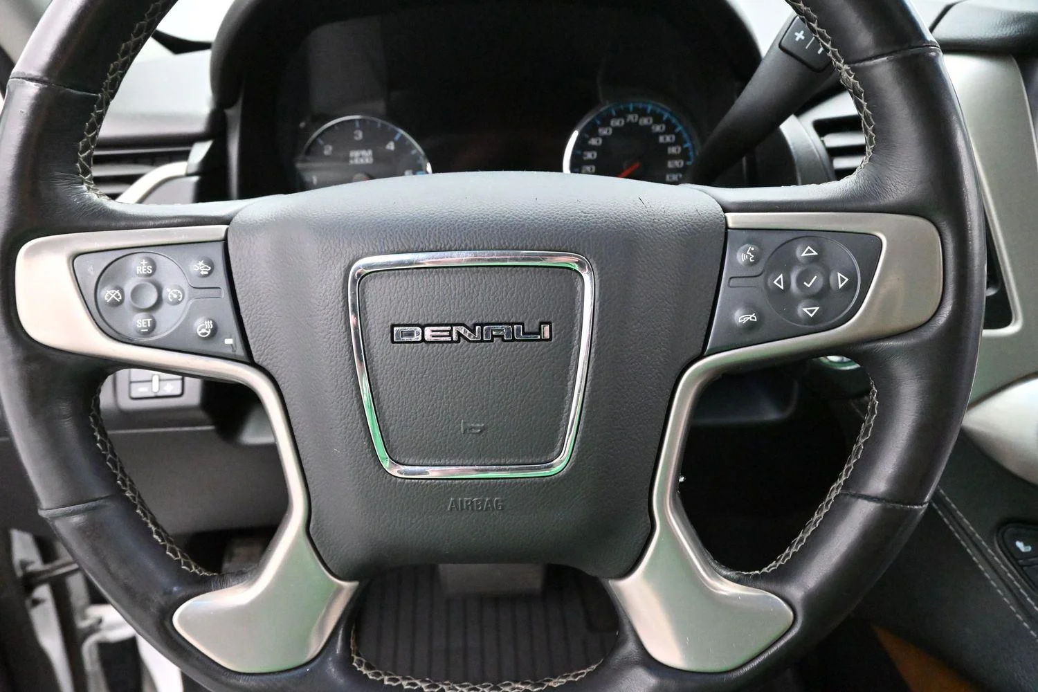 Used 2020 Summit White GMC Denali image 21