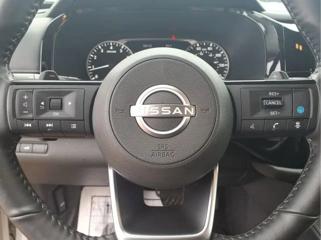 Used 2025  Nissan SL image 13