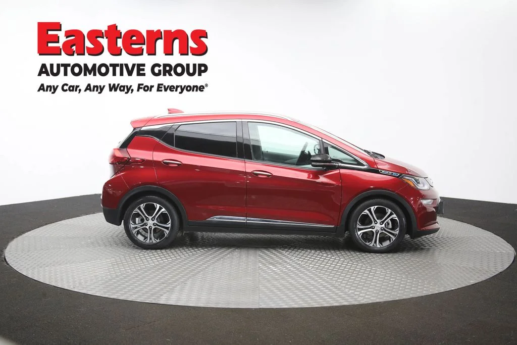 Used 2018 Red Chevrolet Premier image 47