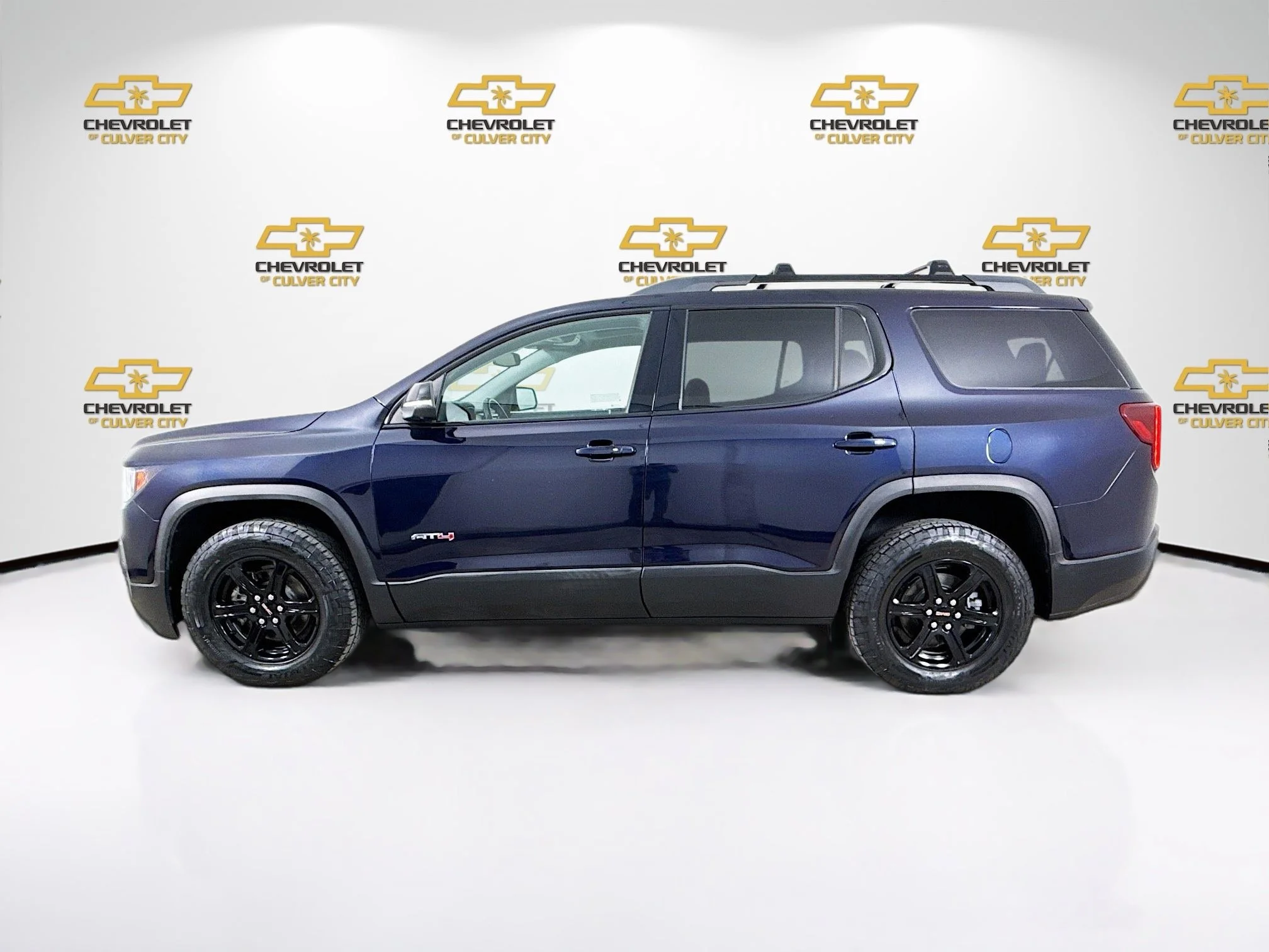 Used 2022 Midnight Blue Metallic GMC AT4 image 5