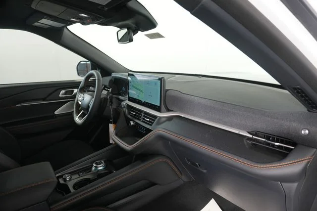 New 2026 Star White Metallic Tri-Coat Ford Tremor® image 34