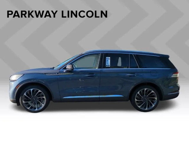 Used 2021 Blue Lincoln Reserve image 2