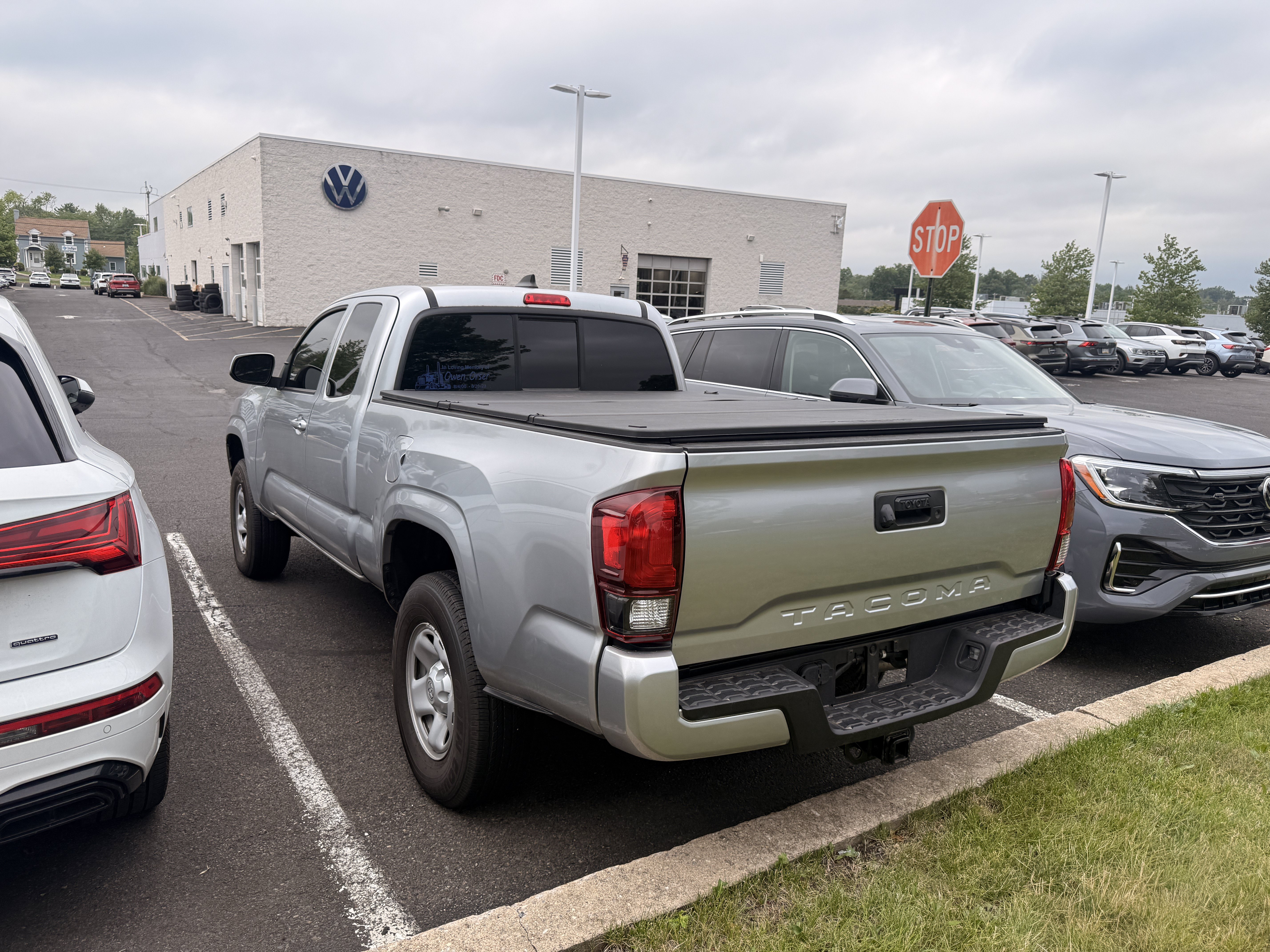 Used 2023 Silver Toyota  image 7