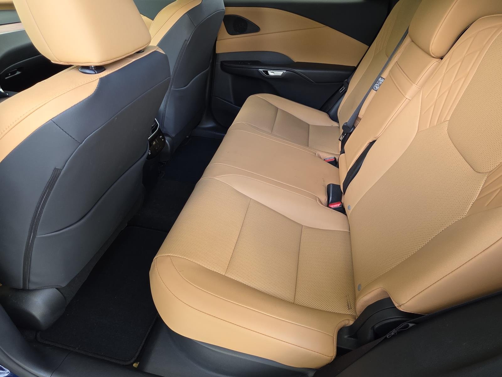 Certified Used 2025 Mica Lexus 350 Premium image 9