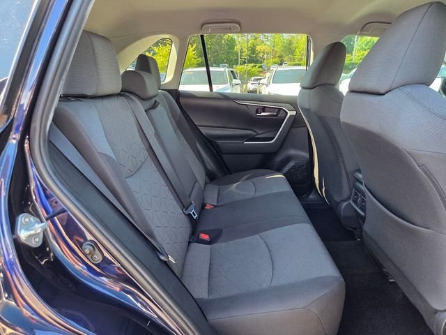 Used 2020  Toyota XLE image 17