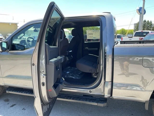 New 2026 Carbonized Gray Metallic Ford XLT image 48