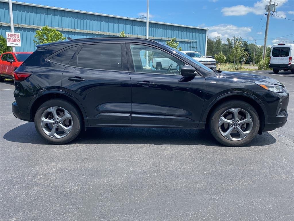 Used 2023 Agate Black Ford ST-Line image 11
