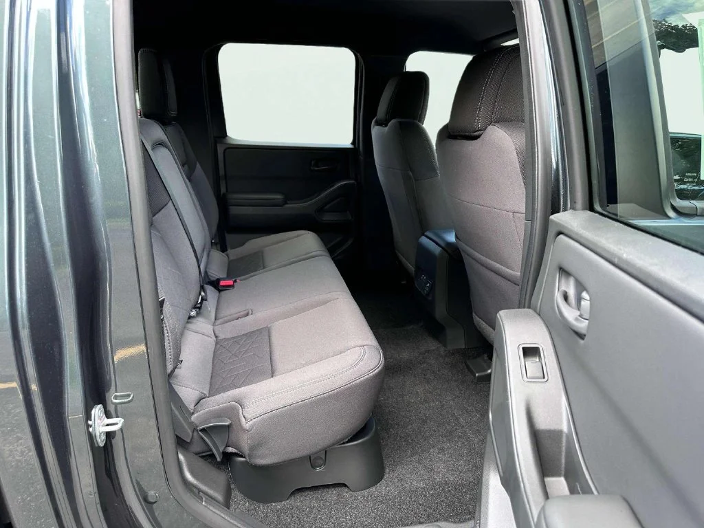 New 2027 Alpine Metallic Nissan Crew Cab SV image 17