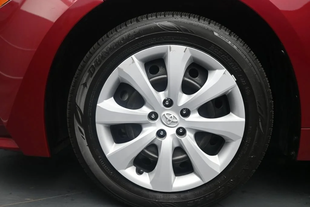 2025 Toyota Corolla LE - Photo 11