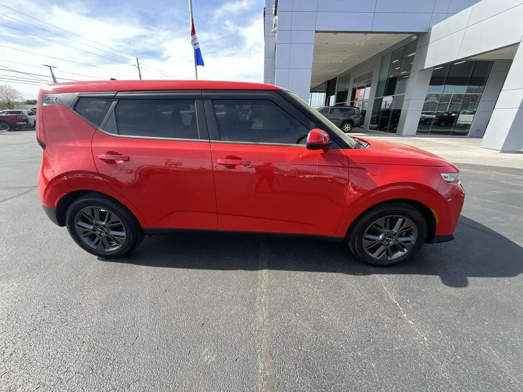 Used 2022 Inferno Red Kia EX image 8