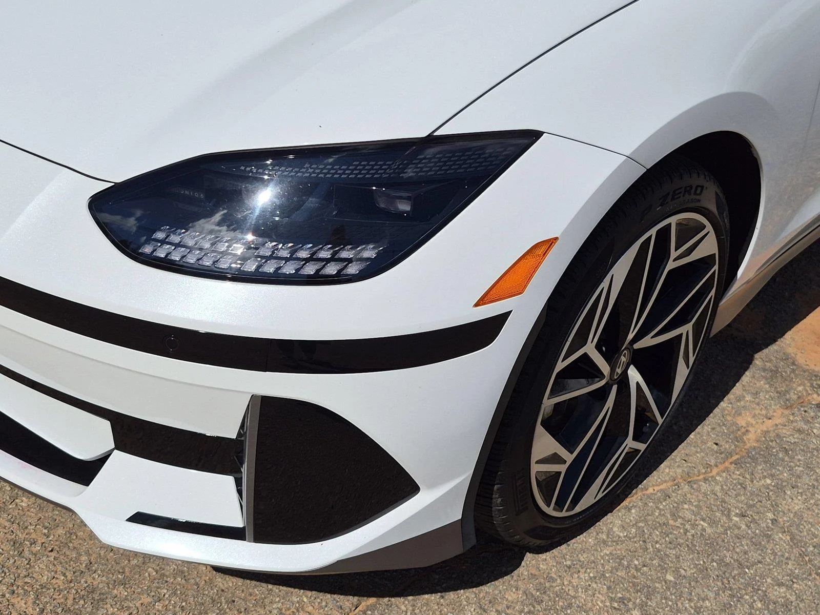 Used 2024 Serenity White Hyundai SEL image 9
