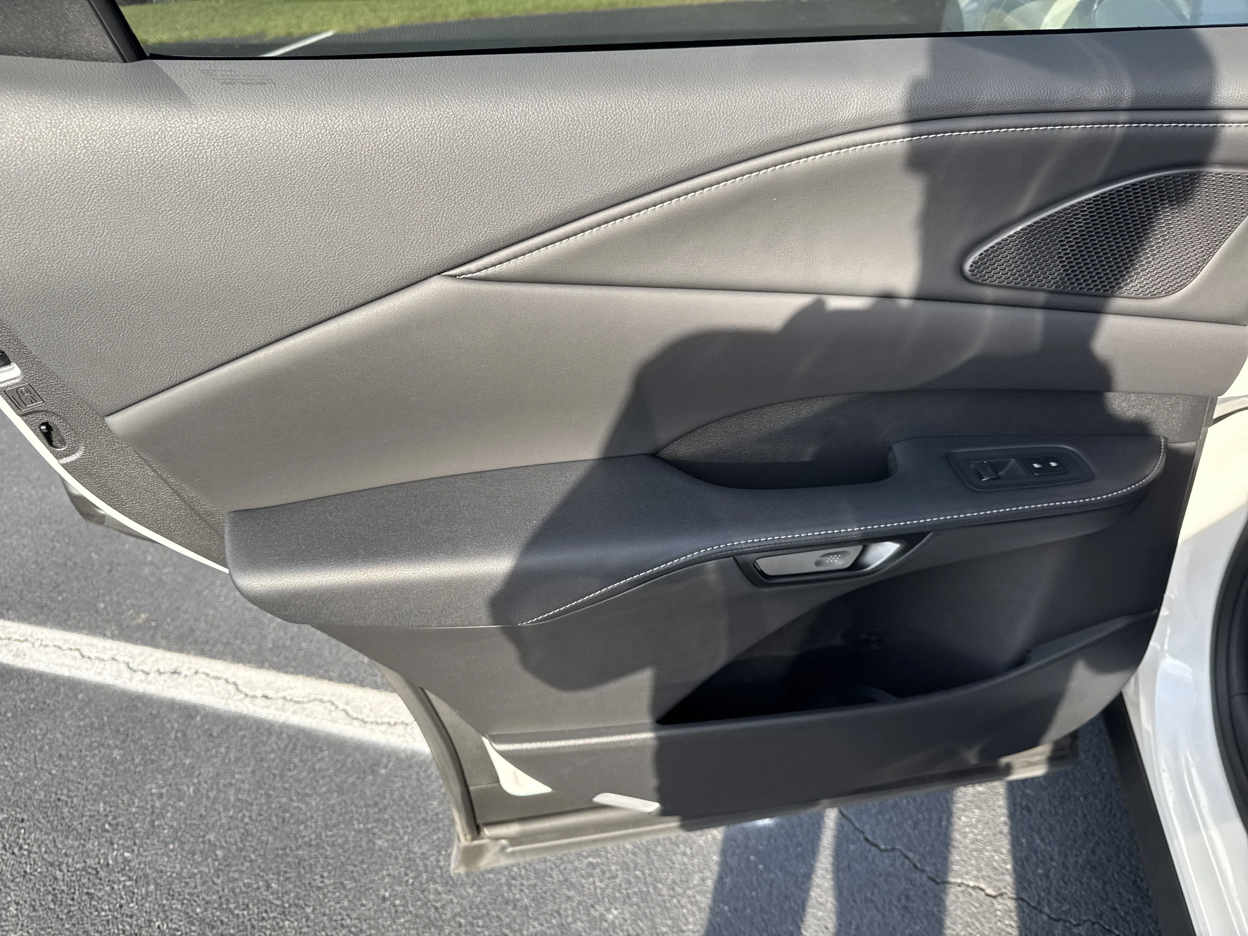 Used 2025  Lexus  image 26