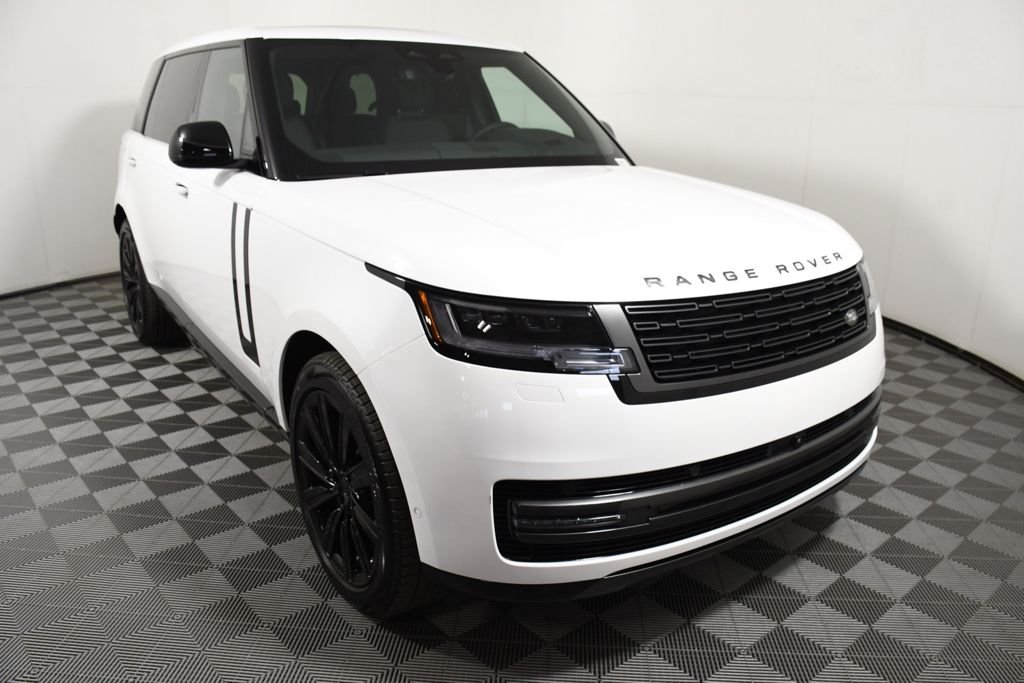New 2026 Ostuni Perl Wh Land Rover SE image 9