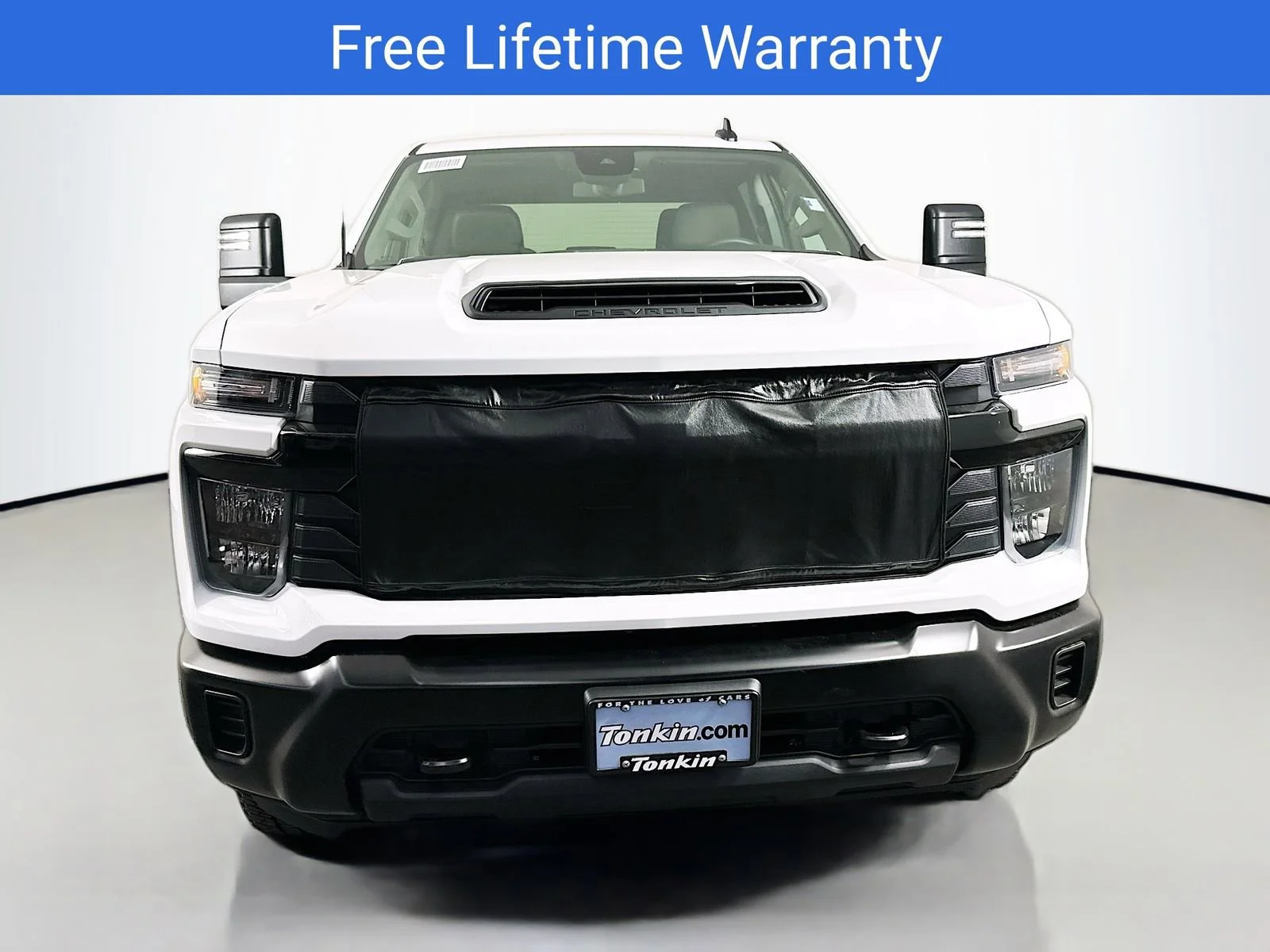 New 2026 Summit White Chevrolet WT image 2