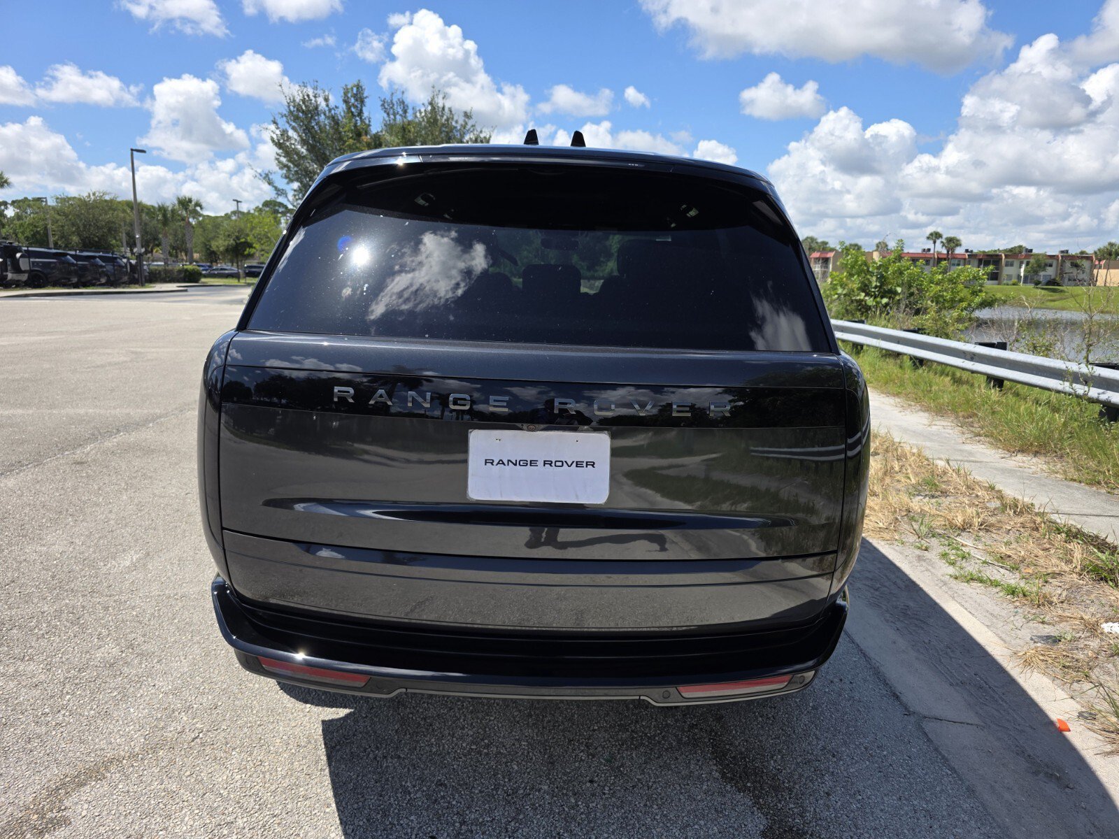 New 2026 Carpathian Grey Land Rover P400 SE image 6