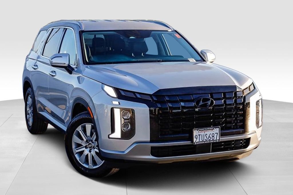 Used 2025 Silver Hyundai SEL image 2
