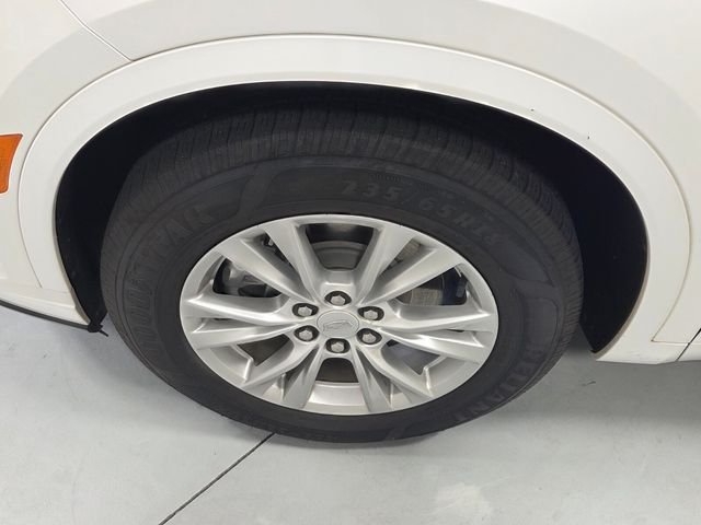 Used 2023 White Cadillac Luxury image 20