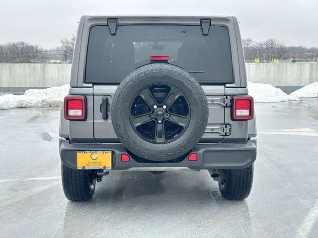 Used 2022 Gray Jeep Unlimited Sahara Altitude image 6