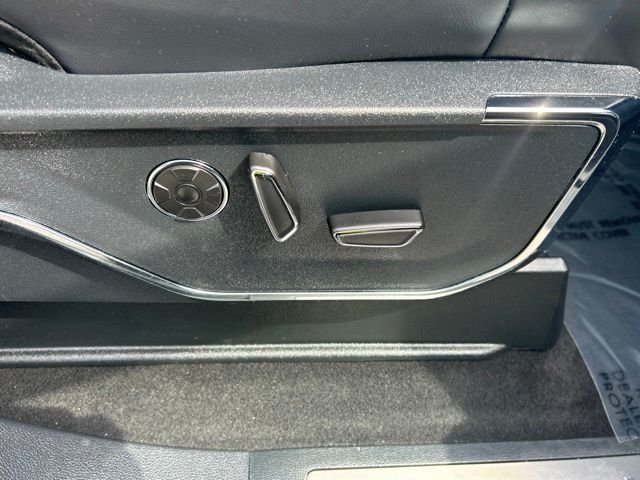 Used 2025 White Metallic Ford Platinum image 14