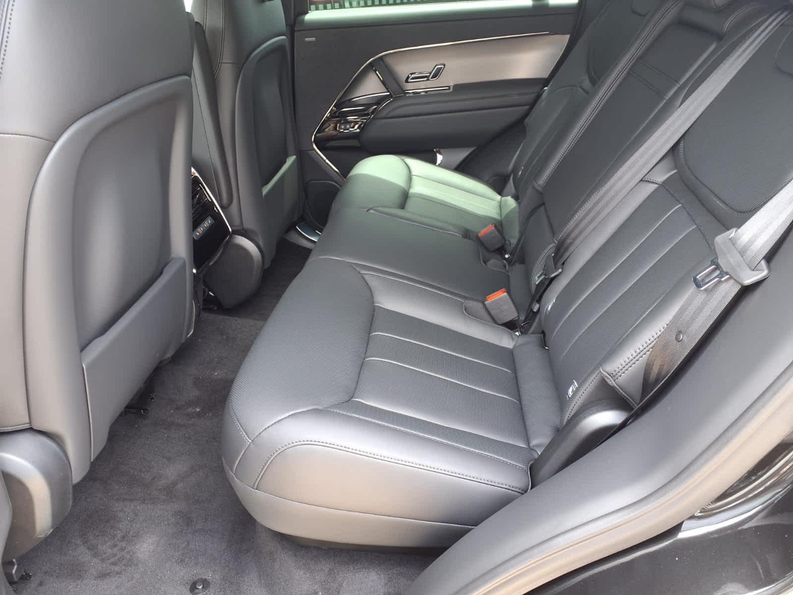 New 2026 Santorini Black Land Rover SE image 17
