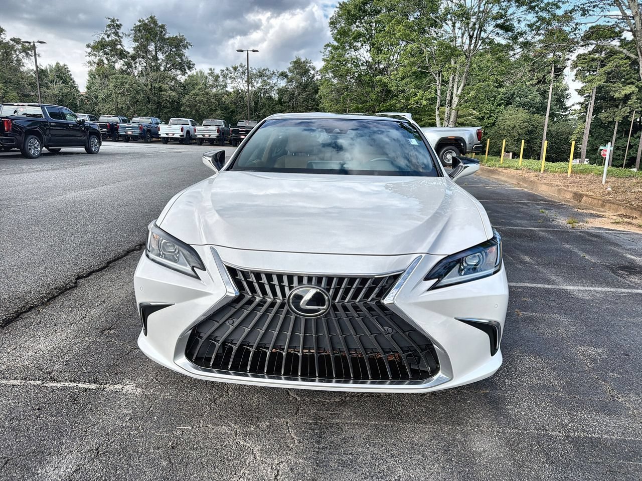 Used 2024 White Lexus Luxury image 3