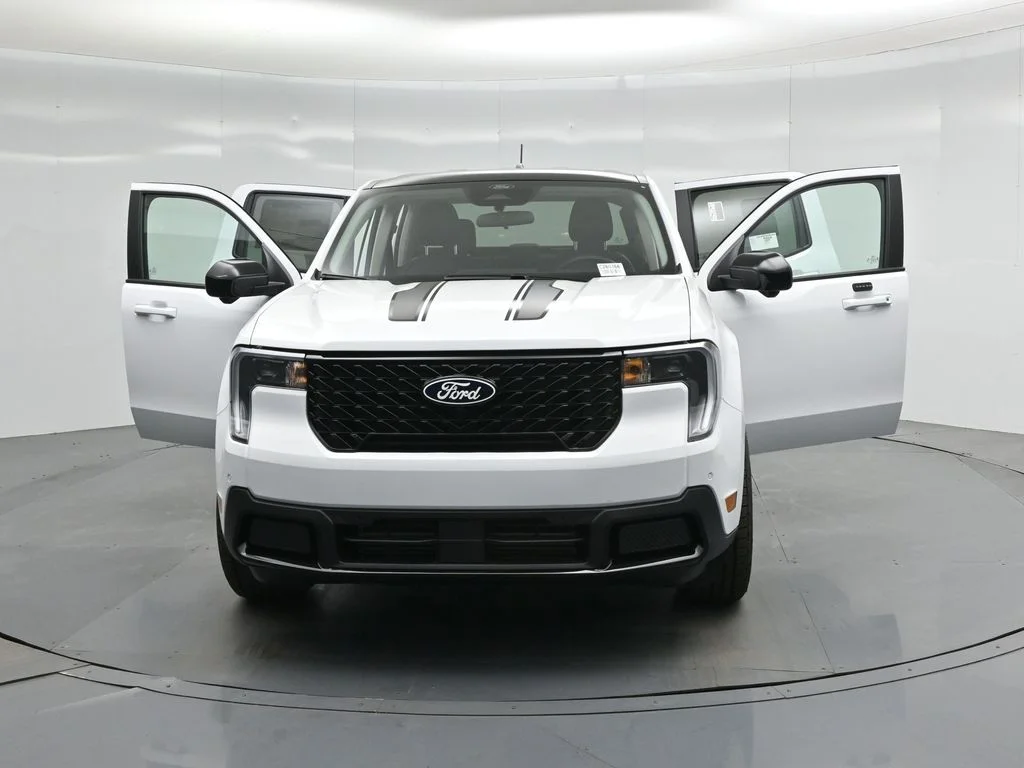 New 2026 Oxford White Ford Lariat image 31