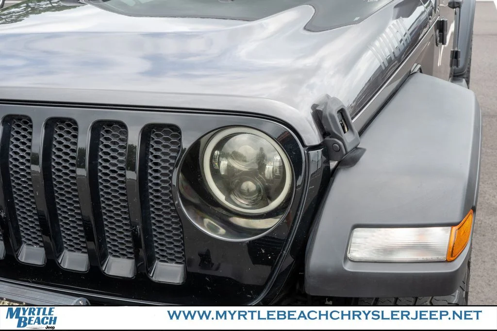 Certified Used 2021 Crystal Metallic Jeep Unlimited Willys image 11