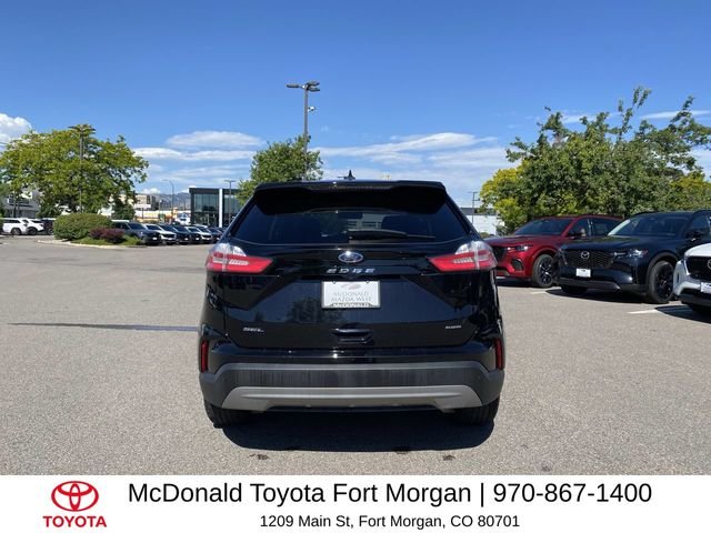 Used 2022 Black Ford SEL image 4
