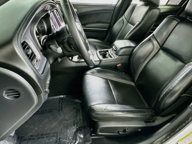 Used 2019 White Dodge SXT image 9