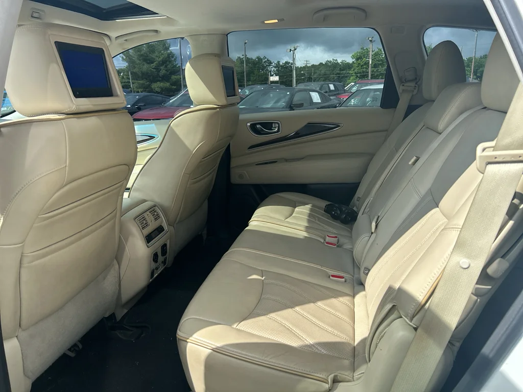 Used 2015 Majestic White INFINITI Base image 12