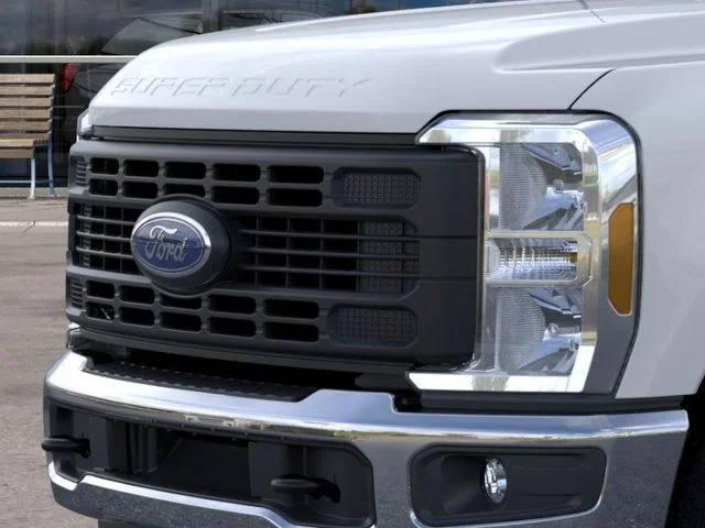 New 2026 Oxford White Ford XL image 17