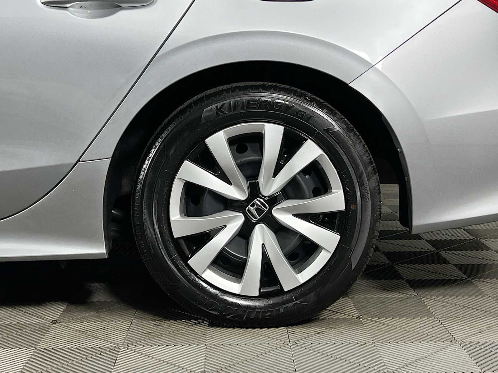 Used 2024 Lunar Silver Metallic Honda LX image 29