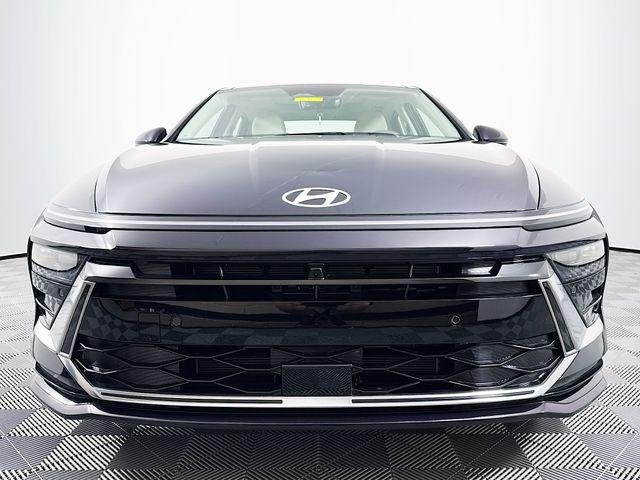 2025 Hyundai Sonata Hybrid Limited - Photo 11