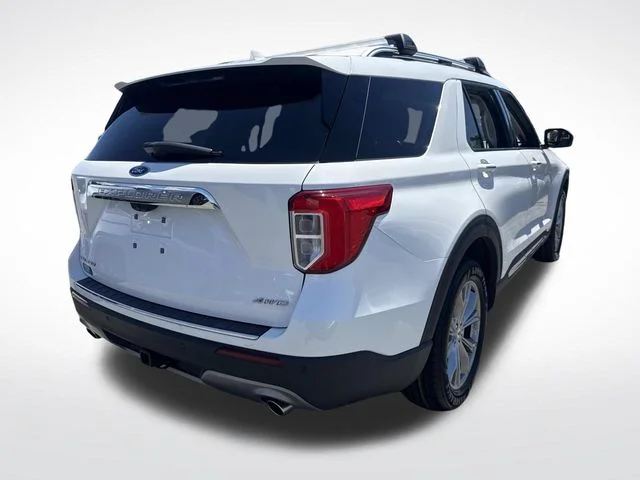 Used 2022 White Ford Limited image 9