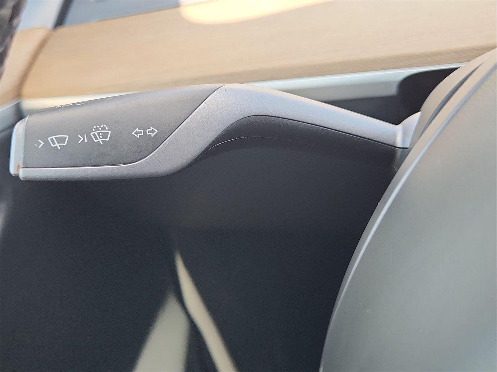 2024 Tesla Model Y photo 17 of 33